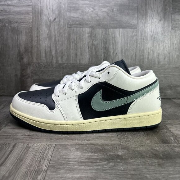 Jordan 1 Low Men's size 10.5/Women size 12 Jade Smoke Black Green Casual Shoes D - Picture 2 of 8